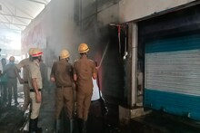 মালদহের বিচিত্রা বাজারে ভয়াবহ আগুন! সংকটজনক অবস্থায় এক ব্যক্তি