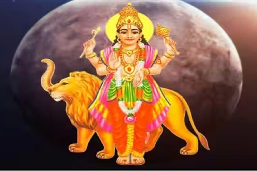 অর্থাৎ প্রায় ৫৩ দিন কর্কট রাশিতেই মঙ্গল অবস্থান করবেন। আসলে মঙ্গলকে অগ্নি উপাদানের প্রতীক বলে মনে করা হয়। অন্য দিকে কর্কট আবার জলের উপাদানের প্রতীক। আর চন্দ্র গ্রহণের পরে কর্কট রাশিতে প্রবেশ মঙ্গলের। এর জেরে পরিবর্তন হবে আবহাওয়ার। দেশের বহু জায়গায় বৃষ্টির সম্ভাবনা বর্তমান। মঙ্গল গ্রহের এই গোচরের ফলে রাশিচক্রের বিভিন্ন রাশির উপরও প্রভাব পড়তে চলেছে। 