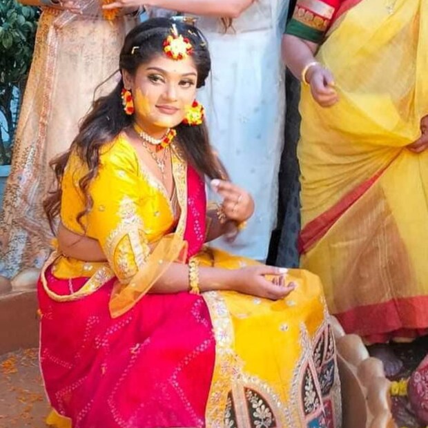 বিয়ে ও বৌভাতের অনুষ্ঠান সারবেন ১৮ মে। তবে মন্ত্র উচ্চারণ করে তাঁদের বিয়ে হবে না। রেজিস্ট্রি করবেন মিষ্টি ও রেমো। তারপর হবে মালাবদল ও সিঁদুর দান। তাঁর বিয়ের থিম হবে রাজপুত। মেনুতে থাকবে আমিষ, নিরামিষ দুই ধরনের পদই।