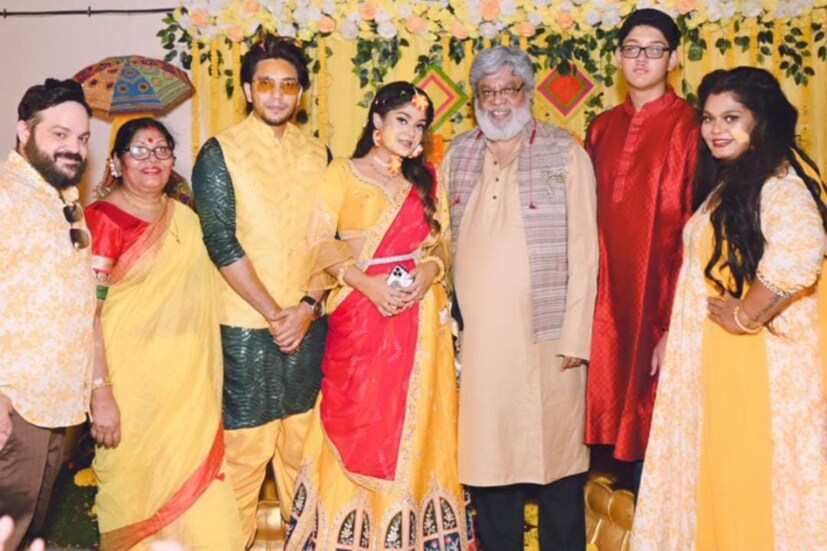 নার্সারি থেকে তাঁদের বন্ধুত্ব। তারপর স্কুল আলাদা হয়ে যায়। এরপর কলেজ জীবনে তাঁদের সম্পর্কের শুরু। তারপর 'আলতা ফড়িং' শেষে হবার সময় তাঁরা বিয়ের সিদ্ধান্ত নেন। 
