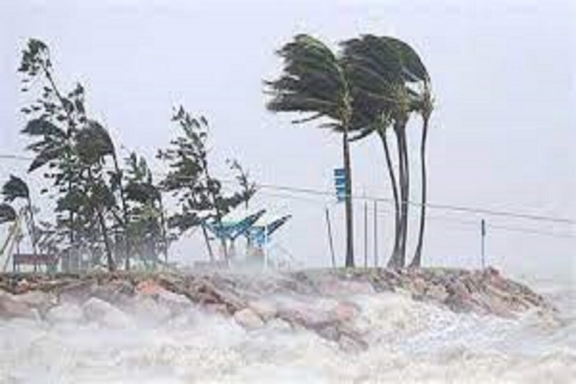 ফলত সেই সমস্ত এলাকায় ঝোড়ো হাওয়া বয়ে যেতে শুরু করেছে ৷ বুধবারের মধ্যে সেই হাওয়ার গতিবেগ আরও বাড়তে পারে বলেই জানতে পারা গিয়েছে ৷ প্রতীকী ছবি ৷