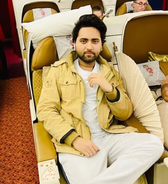 বিয়ের প্রসঙ্গে দানিশ সংবাদমাধ্যমের কাছে জানিয়েছেন যে, মা-বাবার সম্মতি নিয়েই বিয়ের পিঁড়িতে বসেছেন তিনি। এমনকী, জানিয়েছেন মধুচন্দ্রিমার পরিকল্পনার কথাও। মহম্মদ দানিশের কথায়, স্ত্রীকে নিয়ে প্রথমে মদিনা সফরে যাবেন তিনি। এর পর ইরাকের কারবালায় পৌঁছবেন তাঁরা। 