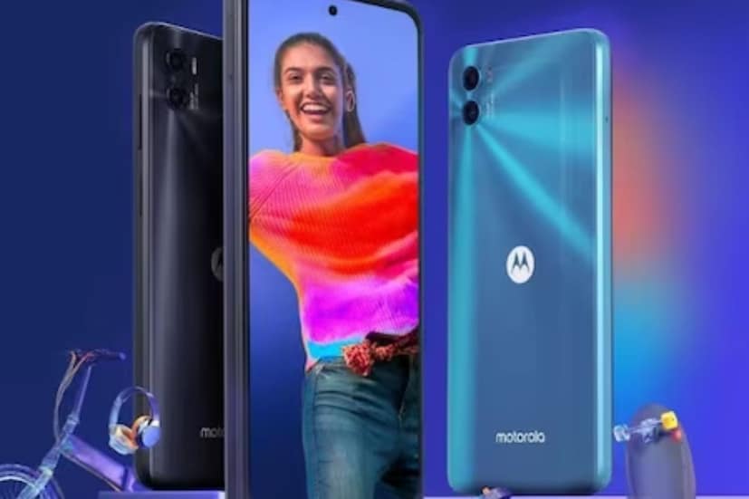 Motorola E32 অ্যামাজন থেকে আমরা এই ফোন মাত্র ৮,৪৯৯ টাকায় কিনতে পারি। ৫০ এমপি+২ এমপি ডুয়াল রিয়ার ক্যামেরা সেটআপ, মিডিয়াটেক হেলিও জি৩৭ প্রসেসর, ৯০ হার্ৎজ ডিসপ্লে- ফিচার খুব খারাপ কিছু নয়। সেলফি ক্যামেরা? ৮ এমপি-র, এই বাজেটে এটুকু মানিয়ে নেওয়া যেতেই পারে, তাই না?
