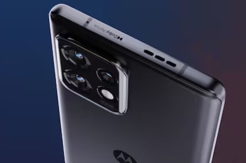 নির্বাচিত কয়েকটি দেশের বাজারে Motorola Edge+ (২০২৩) স্মার্টফোন লঞ্চ করা হয়েছে। মার্কিন যুক্তরাষ্ট্রে Motorola Edge+ (২০২৩)-এর ৮ GB + ৫১২ GB ভ্যারিয়েন্ট মডেলের দাম নির্ধারণ করা হয়েছে ৭৯৯.৯৯ ডলার অর্থাৎ ভারতীয় মুদ্রায় প্রায় ৪৮,৫০০ টাকা। Motorola Edge+ (২০২৩) ব্ল্যাক শেড ভ্যারিয়েন্টে চালু করা হয়েছে। জানা গিয়েছে যে ২৫ মে থেকে Motorola Edge+ (২০২৩) স্মার্টফোনের বিক্রি শুরু হবে। মার্কিন যুক্তরাষ্ট্র সহ নির্বাচিত কয়েকটি দেশে Motorola Edge+ (২০২৩) ফোন লঞ্চ করা হলেও, ভারতের বাজারে এই ফোন কবে লঞ্চ করা হবে সেই বিষয়ে আপাতত কিছু জানানো হয়নি।