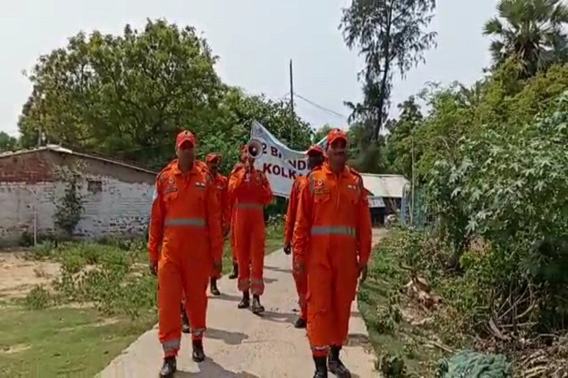 পশ্চিমবঙ্গের সংবেদনশীল জেলাগুলিতে মোতায়েন করা হয়েছে। অনেক দলকে সতর্ক অবস্থায় রাখা হয়েছে।