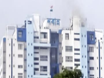 রাজ্য-রাজ্যপাল সংঘাত! কমিশনারহীন নির্বাচন কমিশন, বিশ বাঁও জলে পঞ্চায়েত ভোট