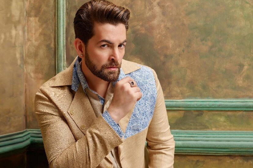 ভক্তদের মনে প্রশ্ন উস্কে দিয়ে মুখে কুলুপ আঁটলেন নীল। কোনও নতুন ছবি বা সিরিজ নিয়ে ফের ইন্ডাস্ট্রিতে ফিরছেন বলি তারকা। পরবর্তী খবরের জন্য এখন অপেক্ষায় তাঁর অনুরাগীরা।