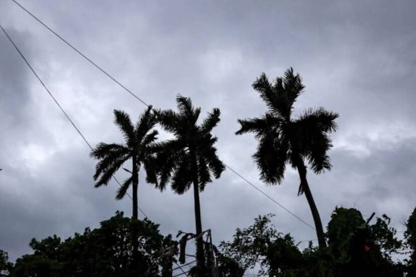 ১৩ মে শনিবার এটি রিকার্ভ বা দিক পরিবর্তন করবে। মধ্য বঙ্গোপসাগরে এই দিক পরিবর্তন যথেষ্ট তাৎপর্যপূর্ণ ঘূর্ণিঝড় মোকার ক্ষেত্রে। দিক পরিবর্তন করে ঘূর্ণিঝড় মোকা বাংলাদেশ ও মায়ানমার উপকূল অর্থাৎ উত্তর ও উত্তর-পূর্ব দিকে এগিয়ে যাবে।