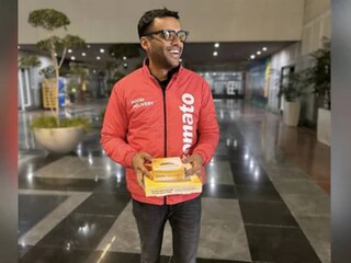 অগণিত ভোজনরসিকের রসনাতৃপ্তি করে দীপেন্দ্র আজ একাধিক বিলাসবহুল গাড়ির মালিক
