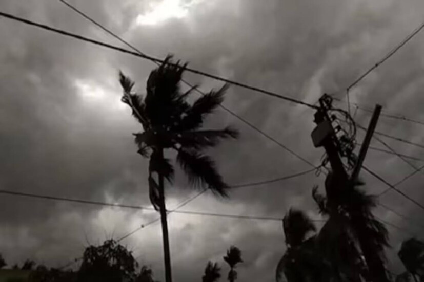 আবহবিদদের মতে, কালবৈশাখীর জন্য ঝড়ের গতিবেগ একটি নির্দিষ্ট মাত্রার থেকে বেশি হতেই হবে৷ তাছাড়া কালবৈশাখী ঝড়বৃষ্টির কিছু নির্দিষ্ট বৈশিষ্ট্য আছে৷