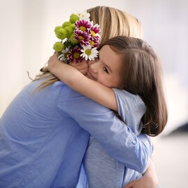 বাচ্চা খুব জেদি হয়ে যাচ্ছে? একদম শুনছে না আপনার কথা.. এই ভুলগুলো করছেন না তো?