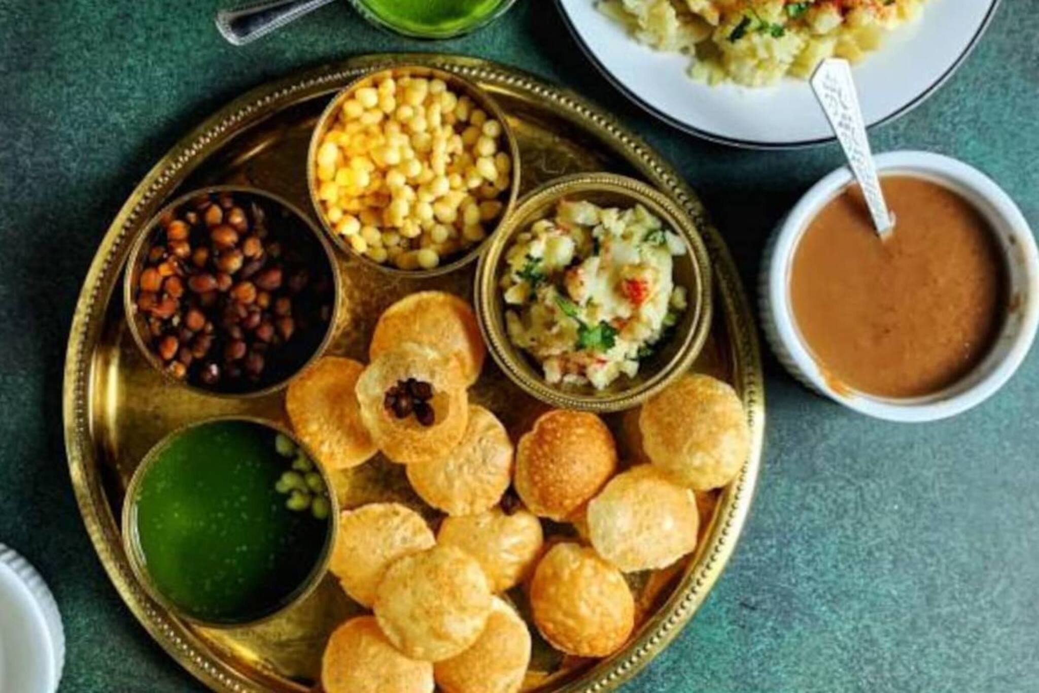 অবাক করা দামে মিলছে সাত ধরনের ফুচকা! কোথায় পাওয়া যাচ্ছে, জেনে নিন