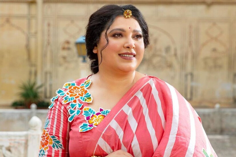এর পর দীর্ঘ সময় পর্দা থেকে দূরে ছিলেন দেবশ্রী। তবে কাজ, সংসার এবং ছেলেকে সামলে পর্দায় তাঁর প্রত্যাবর্তন। আপাতত তাঁর হাতে একাধিক কাজ।