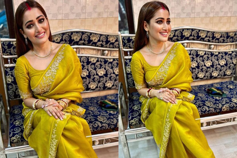 সম্প্রতি হলুদ শাড়িতে সেজেগুজে একটি ছবি দেন সুদীপ্তা। হালকা গয়না, অল্প মেকআপে নজর কেড়েছেন অভিনেত্রী। কিন্তু অভিনেত্রীর সাজপোশাকের থেকেও বেশি চর্চা চলছে তাঁর গলার লাল দাগ নিয়ে।