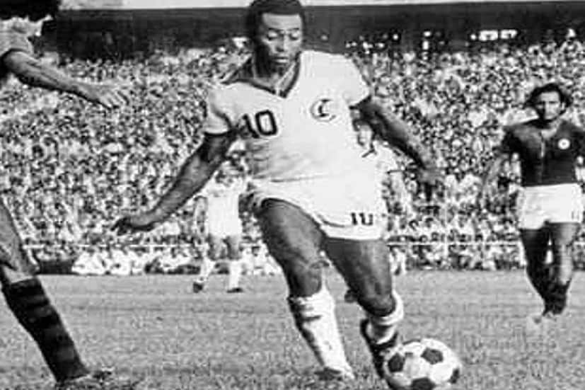 পেলে থেকে শুরু করে মারাদোনা৷ ক্রিশ্চিয়ানো রোনাল্ডো থেকে শুরু করে মেসি৷ বিশ্বের এমন অনেক বিখ্যাত ফুটবলার রয়েছেন, যাঁদের ভক্তরা শুধু তাঁদের দেশেই নয়, ছড়িয়ে রয়েছে বিশ্বজুড়ে। পেলে থেকে শুরু করে মারাদোনা৷ ক্রিশ্চিয়ানো রোনাল্ডো থেকে শুরু করে মেসি৷ বিশ্বের এমন অনেক বিখ্যাত ফুটবলার রয়েছেন, যাঁদের ভক্তরা শুধু তাঁদের দেশেই নয়, ছড়িয়ে রয়েছে বিশ্বজুড়ে।