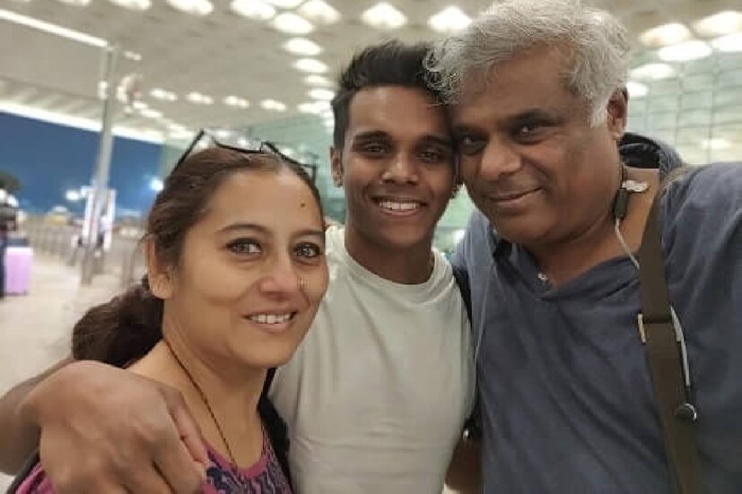 গত বৃহস্পতিবার, জামাই ষষ্ঠীর দিন আশিস বিদ্যার্থীর দ্বিতীয় বিয়ের কথা সামনে আসার পরে অবশ্য এ নিয়ে সরাসরি কোনও মন্তব্য করেননি রাজশী৷ তবে গত ১৭ ঘণ্টায় তাঁর ইনস্টাগ্রাম প্রোফাইলে দুটি পোস্ট করেছেন৷ যা পড়ে অনেকেরই মনে হয়েছে, স্বামীর দ্বিতীয় বিয়েতে তিনি যথেষ্ট কষ্ট পেয়েছেন৷