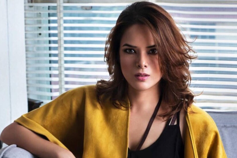 প্রথম ছবির পর আর পিছনে ফিরে তাকাননি উদিতা। ২০০৫ সালে 'আকসার' ছবির সুবাদে জনপ্রিয়তার শিখরে পৌঁছে যান অভিনেত্রী। ইমরান হাশমির সঙ্গে তাঁর রসায়ন নিয়েও নেহাত কম চর্চা হয়নি। পর্দায় খোলামেলা দৃশ্যে নজর কেড়েছিলেন তাঁরা।