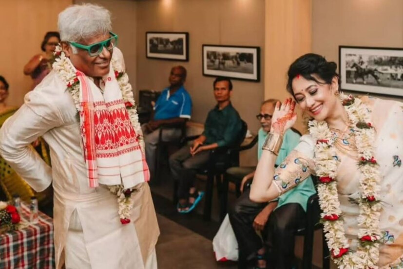 জীবনের নতুন অধ্যায় শুরু করেছেন আশিস বিদ্যার্থী। ৬০ বছর বয়সে গাঁটছড়া বেঁধেছেন ফের। পাত্রী রূপালি বড়ুয়া। আপাতত শুভেচ্ছা বন্যায় ভাসছেন নবদম্পতি।