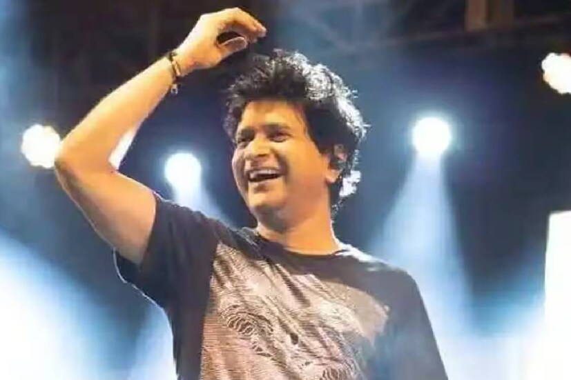 তবে গান রেকর্ডিংয়ের আগে জিতের স্ত্রীর কাছে এক বিশেষ আবদার রেখেছিলেন কেকে। খেতে চেয়েছিলেন চন্দ্রাণীর হাতের সর্ষে মাছ আর ভাত। আর প্রিয় পদ দিয়ে খাওয়াদাওয়া করেই গানটি রেকর্ড করেছিলেন তিনি।