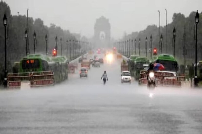 অস্বাভাবিক হলেও আবহাওয়ার এই উলটপুরাণ অসম্ভব নয়। জানিয়েছেন আবহবিজ্ঞানী রাজেন্দ্র কুমার। বহু বছরের মধ্যে এক আধবার হলেও এই ধরনের বিপরীত আবহাওয়ার ছবি ধরা পড়ে আঞ্চলিক ভাবে।