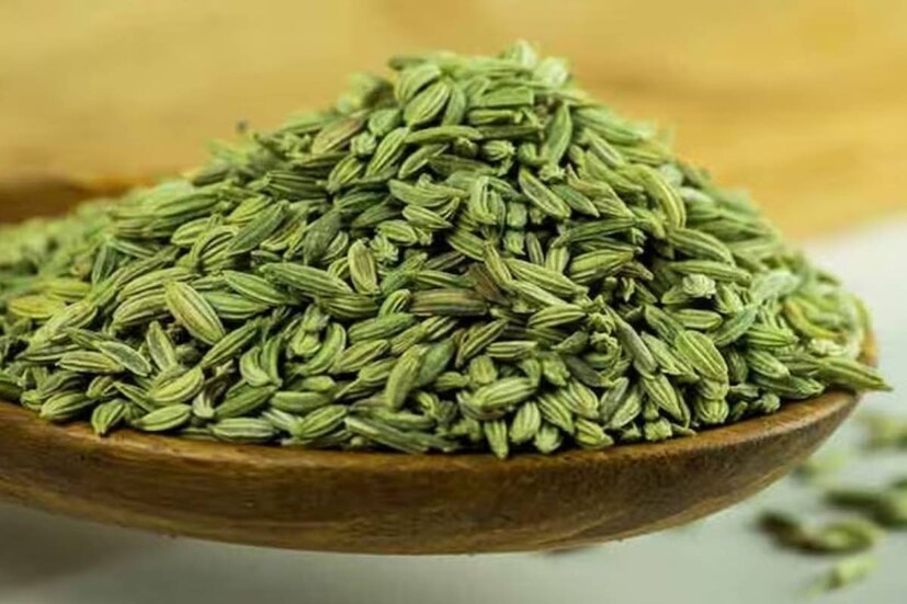 শ্বাসের দুর্গন্ধ দূর করতে মৌরি অসাধারণ৷ তাই খাওয়ার পর মুখশুদ্ধি হিসেবে মৌরি দেওয়া হয়৷ যাতে মুখে খাবারের গন্ধ না থাকে৷
