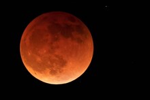 একটু পরেই শুরু চন্দ্রগ্রহণ, কলকাতার আকাশে কখন থেকে দেখা যাবে গ্রহণ, জানুন সময়