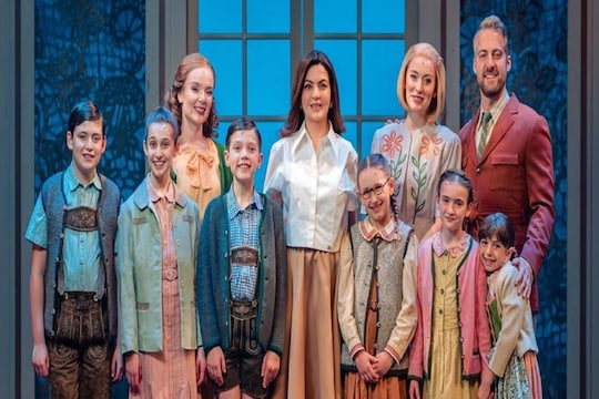 Based in Austria of the 1930s, it portrays the triumph of the human spirit through music, romance, and happiness over conflict.