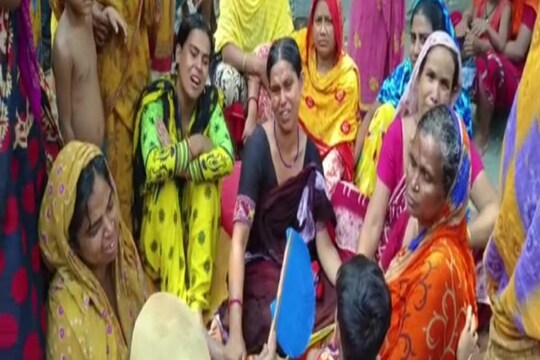 North 24 Parganas News: বাদুড়িয়ায় জমিতে চাষ করতে গিয়ে বিদ্যুৎস্পৃষ্ট হয়ে মৃত তিন কৃষক