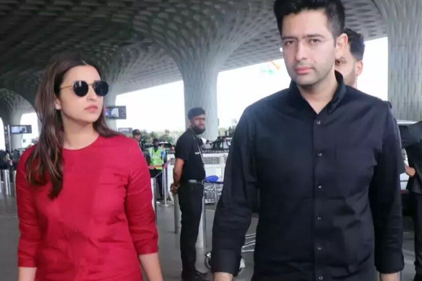 কিছুদিন আগেই শোনা গিয়েছিল ১৩ মে বাগদানের অনুষ্ঠান সারবেন পরিণীতি চোপড়া এবং রাঘব চাড্ডা। আজ বিকেলেই আংটি বদল হবে পরিণীতি-রাঘবের। সেজে উঠেছে কনট প্লেসের কাপুরথালা হাউস।