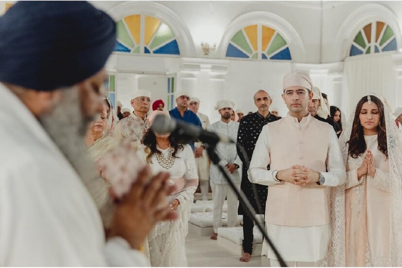বাগদানের অনুষ্ঠানে উপস্থিত ছিলেন এক আধ্যাত্মিক গুরুও