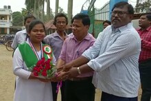 উচ্চ মাধ্যমিকে সেরা ১০-এ নাম, রাষ্ট্রপতির হাত থেকে পুরস্কার পেলেন পিংলার ছাত্রী!