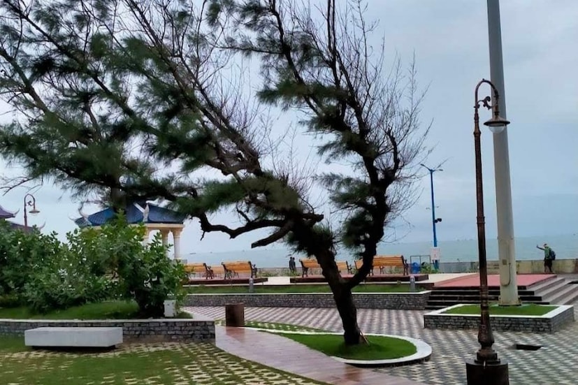 এদিন অর্থাৎ ২১ মে রবিবার দিঘার তাপমাত্রা থাকবে সর্বোচ্চ ৩৭.৩ ডিগ্রি সেলসিয়াস এবং সর্বনিম্ন ২৬.২ ডিগ্রি সেলসিয়াস। যা স্বাভাবিকের থেকে ১ ডিগ্রি বেশি। বাতাসে আপেক্ষিক আর্দ্রতার সর্বোচচ পরিমাণ ৮২ শতাংশ। শেষ ২৪ ঘণ্টায় দিঘায় বৃষ্টি হয়েছে ১৩ মিলিমিটার।
