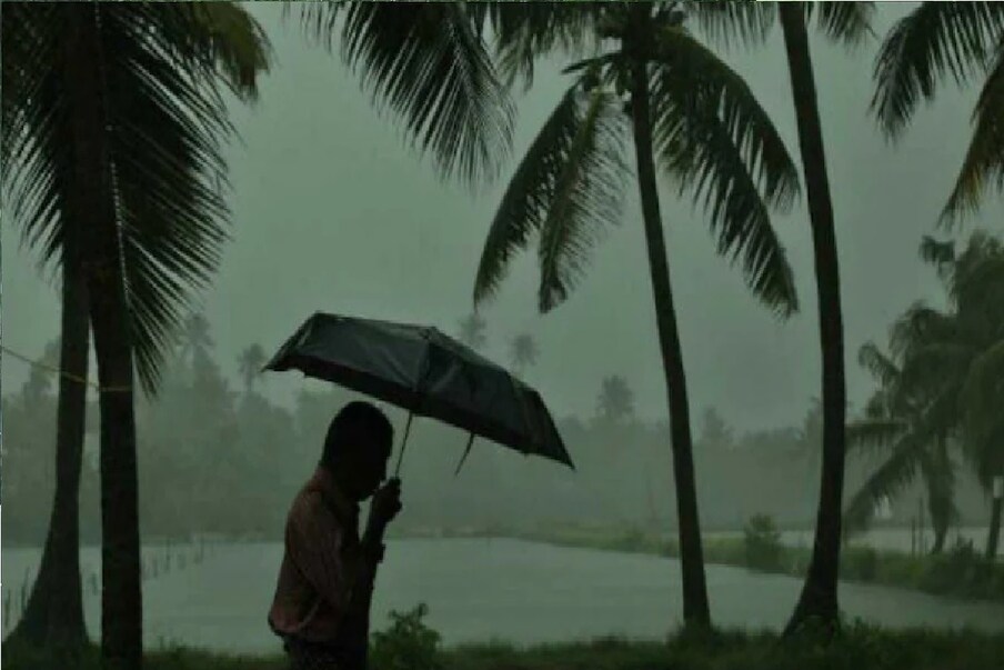  সকাল থেকে মেঘ-রোদের লুকোচুরি। তবে শেষমেশ স্বস্তি। আর ঘণ্টাদুয়েকের মধ্যে হুগলিতে বৃষ্টির সম্ভাবনা।