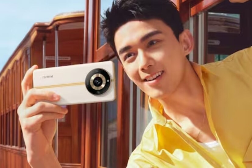 Realme নিশ্চিত করেছে যে Realme 11 Pro 5G সিরিজ ভারতে জুন মাসে লঞ্চ করা হবে। এছাড়া কোম্পানি তাদের নতুন সিরিজের ফোন সম্পর্কে অন্য কোনও তথ্য দেয়নি। কিন্তু, আশা করা হচ্ছে ভারতে লঞ্চ করা নতুন সিরিজের এই ফোনের ফিচার, চিনে লঞ্চ করা ফোনের মতোই হতে পারে। এক নজরে দেখে নেওয়া যাক এই ফোনের সমস্ত খুঁটিনাটি।