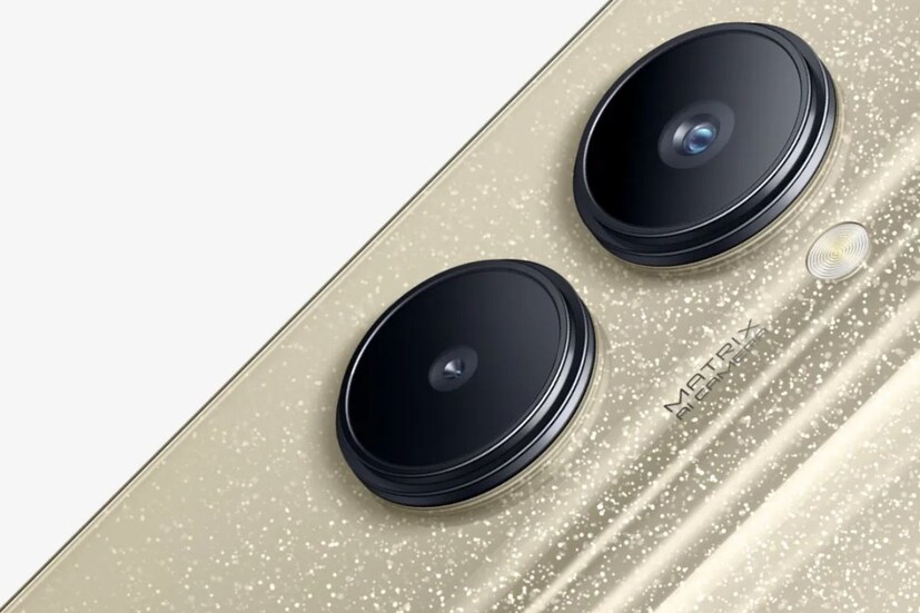 Realme C33 2023 সস্তায় পুষ্টিকর ফোন চাইলে দেশ বোধহয় হালে Realme-র দিকেই ঝুঁকবে। ৫০ এমপি প্রাইমারি ক্যামেরা, ৫০০০ এমএএইচ ব্যাটারি আর ইউনিসক টি৬১২ প্রসেসরের এই ফোন অ্যামাজন থেকে কেনা যাবে ৯,৯৯৫ টাকায়।