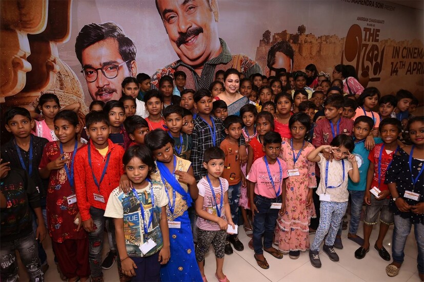 দক্ষিণ কলকাতার  লেক মলের মাল্টিপ্লেক্সে &quot;দ্য একেন: রুদ্ধশ্বাস রাজস্থান&quot; সিনেমার প্রদর্শনীতে Gadens Børn NGO Street Children DK-এর ৮০ জন সুবিধাবঞ্চিত শিশুদের একটি দল এই রহস্য রোমাঞ্চ ভরা ছবিটি দেখলে ও একেন বাবুর সঙ্গে সরাসরি সাক্ষাৎ করল। শিশুরা এরকম একটি মুভি  দেখার সুযোগ পেয়ে রোমাঞ্চিত হয়েছিল, এমন অভিজ্ঞতা তারা আগে কখনও পায়নি। সবাইকে অবাক করে দিয়ে, যখন শেষ ক্রেডিট রোল হচ্ছিল, তখন চলচ্চিত্রের প্রধান অভিনেতা, অনির্বাণ চক্রবর্তী ওরফে একেন বাবু, তাদের সামনে হাজির হন এবং বাচ্চারা আনন্দে উদ্বেলিত হয়ে ওঠে। এথনিক বুটিক টিম তাঁকে সংবর্ধনা দিয়েছে।