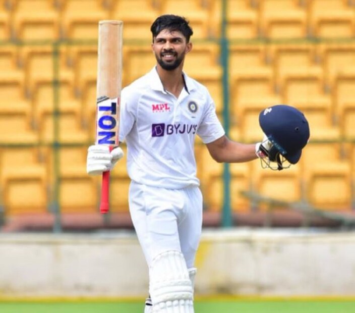 ৩-৪ জুন ক্রিকেট বোর্ডকে তার বিয়ের কথা জানান রুতুরাজ। তিনি ভারতীয় দলের হয়ে ডাব্লু টিসি ফাইনালের জন্য নির্বাচিত হয়েছিলেন৷ তিনি স্ট্যান্ডবাই ক্রিকেটার ছিলেন৷