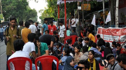 কেন্দ্রীয় শিক্ষানীতির প্রতিবাদে অবস্থান কর্মসূচি এসএফআইয়ের কেন্দ্রীয় শিক্ষানীতির প্রতিবাদে অবস্থান কর্মসূচি এসএফআইয়ের