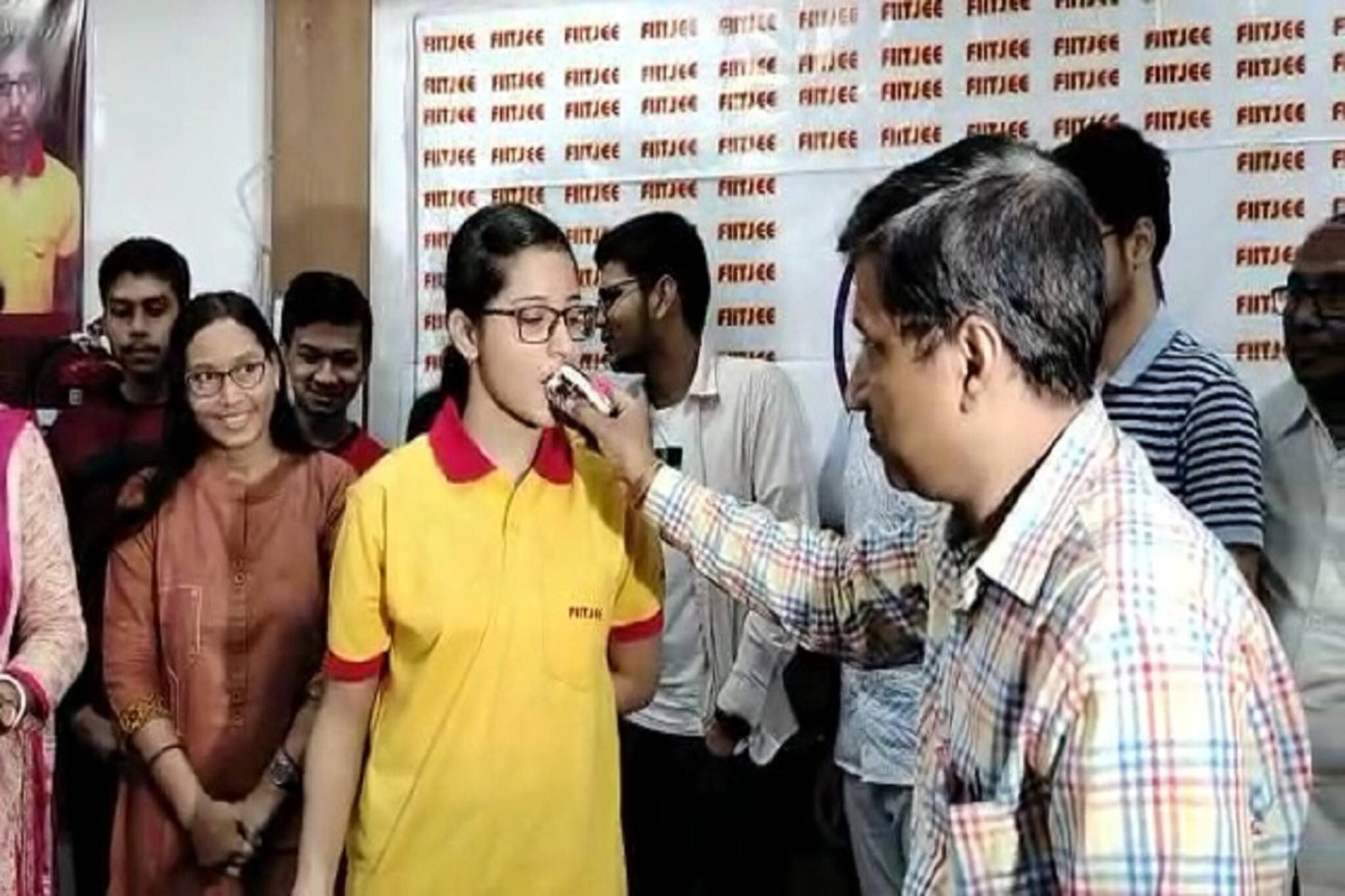 রাজ্য জয়েন্টে তৃতীয় বাঁকুড়ার মেয়ে সারা, পড়তে চান কম্পিউটার সায়েন্স নিয়ে