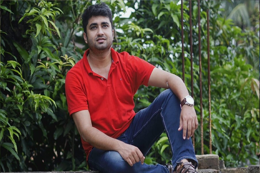  *হাসপাতালে চিকিৎসাধীন সিপিআইএম নেতা শতরূপ ঘোষ। এসএসকেএম হাসপাতালে অস্ত্রপচার হয়েছে তাঁর। তথ্যঃ উজ্জ্বল রায়। ছবি সৌজন্যেঃ ফেসবুক।