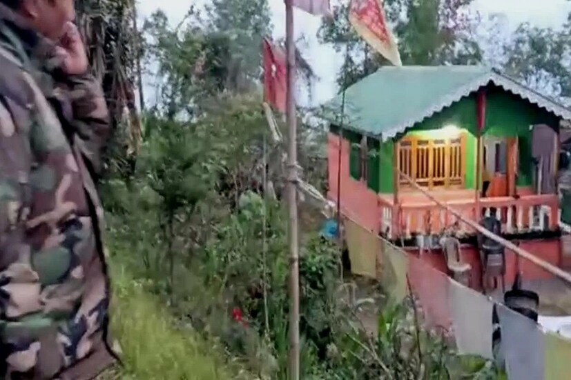 প্যারা কমান্ডো বাহিনির সদস্য ছিলেন দার্জিলিঙের পালবাজারের বাসিন্দা সিদ্ধান্ত ছেত্রী ৷ ২০১৯ সেনাবাহিনিতে যোগ দিয়েছিলেন সিদ্ধান্ত ৷ প্রতীকী ছবি ৷