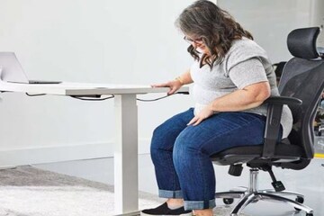 ধূমপানের চেয়েও ক্ষতিকর টানা চেয়ারে বসা? বাড়ছে, মৃত্যুঝুঁকি! চাঞ্চল্যকর দাবি ধূমপানের চেয়েও ক্ষতিকর টানা চেয়ারে বসা? বাড়ছে, মৃত্যুঝুঁকি! চাঞ্চল্যকর দাবি