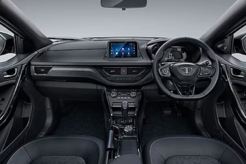 Tata Nexon-এর এক্স-শোরুম মূল্য ৭.৮০ লক্ষ টাকা থেকে শুরু করে ১৪.৩৫ লক্ষ টাকা পর্যন্ত। ছবিতে যে ডার্ক ভ্যারিয়েন্টটি দেখা যাচ্ছে তার দাম ১২.৩৫ লক্ষ টাকা (এক্স-শোরুম দিল্লি) থেকে শুরু। এটি মোট ৮টি মডেলে কেনা যাবে, এর মধ্যে রয়েছে— XE, XM, XM (S), XM+ (S), XZ+, XZ+ (HS), XZ+ (L) এবং XZ+ (P)।