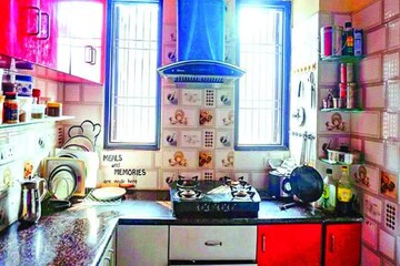গরম তাওয়ায় জল ঢালেন? রান্নাঘরের এই কয়েকটা ভুলে রুষ্ট হন শনি-রাহু-কেতু