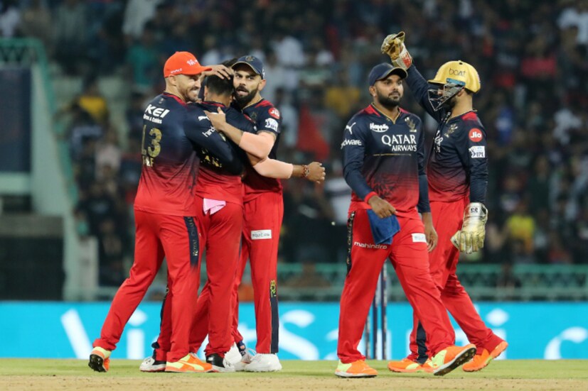 ঘরের মাঠে চিন্নাস্বামীতে প্রথম পর্বের সাক্ষাতে লখনউ সুপার জায়ান্টসের বিরুদ্ধে হারতে হয়েছিল আরসিবিকে। ফলে দ্বিতীয় পর্বের ম্যাচ ছিল বিরাট কোহলি, ফাফ ডুপ্লেসিদের কাছে 'প্রতিশোধের'।