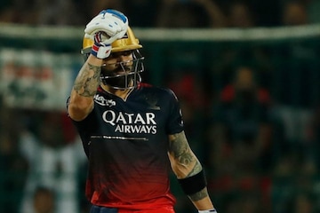 Virat Kohli: ফের নয়া নজির গড়লেন বিরাট কোহলি, সামনে শুধুই রোনাল্ডো ও মেসি Virat Kohli: ফের নয়া নজির গড়লেন বিরাট কোহলি, সামনে শুধুই রোনাল্ডো ও মেসি