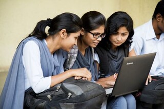 জেলা নাকি কলকাতা? জয়েন্টে এগিয়ে কে?