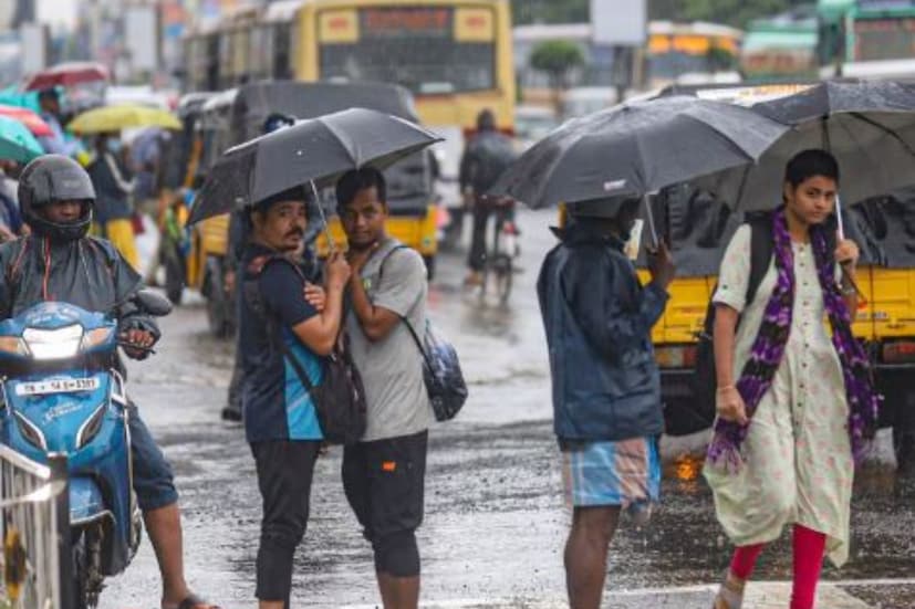 হাওয়া অফিসের ওয়েবসাইট অনুযায়ী, আপাতত আগামী ২-৩ দিন এমন পরিস্থিতি থাকবে। ফলে এখনই তাপপ্রবাহের হাত থেকে মুক্তি পাচ্ছেন না দক্ষিণবঙ্গের বাসিন্দারা।  (প্রতীকী ছবি)
