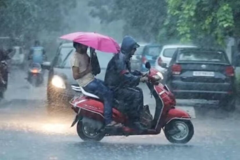মঙ্গলবার জেলার বিস্তীর্ণ এলাকা জুড়ে ঝড়-বৃষ্টি এমনকি শিলাবৃষ্টি হওয়ার আশঙ্কা রয়েছে। এমনটাই আবহাওয়া দফতর সূত্রে জানা যাচ্ছে। আগামী তিনদিন মালদহে ভারী বৃষ্টির সঙ্গে ঝড় শিলাবৃষ্টির সম্ভাবনা রয়েছে।