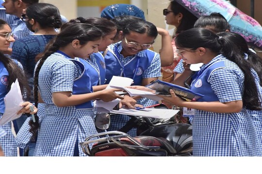 গরমের ছুটিতে হোমওয়ার্ক সমাধানে টোল-ফ্রি নম্বর